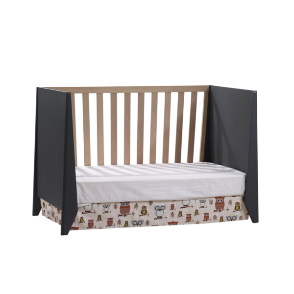 Flexx charcoal crib with natural oak wood as daybed